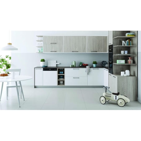 Indesit I3B L634 B Lavastoviglie da incasso con Frontalino Nero 14 Coperti Classe D