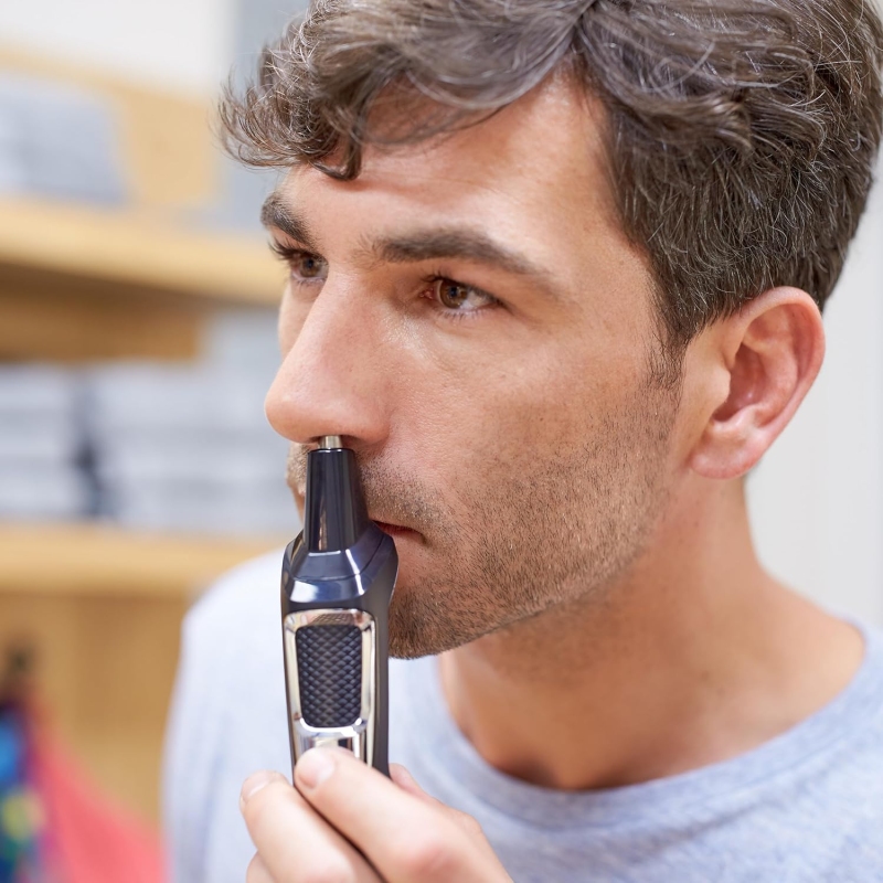 Philips Multigroom 3000 Series Rifinitore 9 in1...