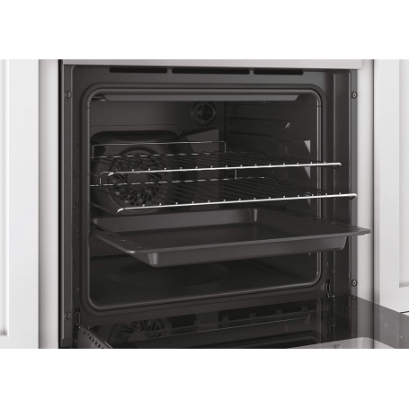interno del forno candy FCC604X/E con griglie e teglia