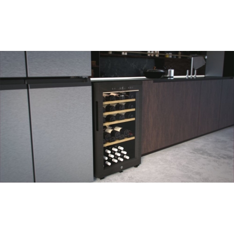 HAIER HWS49GA CANTINETTA VINI 49 BOTTIGLIE ILLUMINAZIONE LED VETRO ANTI UV CLASSE F COLORE NERO