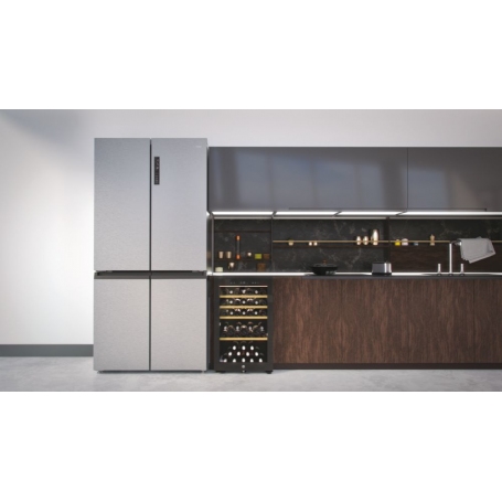 HAIER HWS49GA CANTINETTA VINI 49 BOTTIGLIE ILLUMINAZIONE LED VETRO ANTI UV CLASSE F COLORE NERO