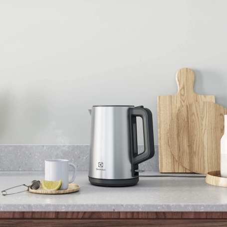 ELECTROLUX E4K1-4ST BOLLITORE ELETTRICO CAPACITA' 1,7 LT IN ACCIAIO