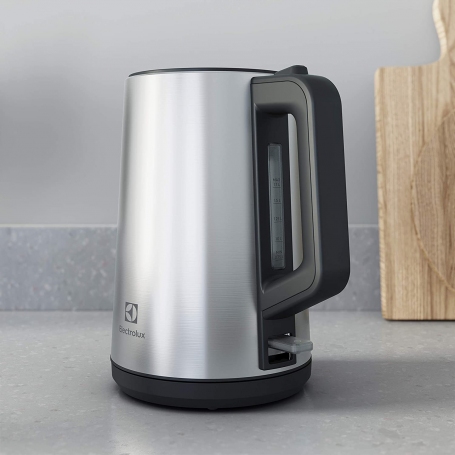 ELECTROLUX E4K1-4ST BOLLITORE ELETTRICO CAPACITA' 1,7 LT IN ACCIAIO