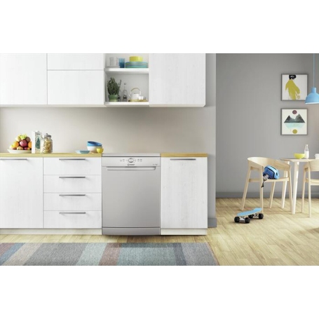INDESIT D2F HK26 S LAVASTOVIGLIE LIBERA INSTALLAZIONE 14 COPERTI CLASSE E COLORE SILVER - D2FHK26S