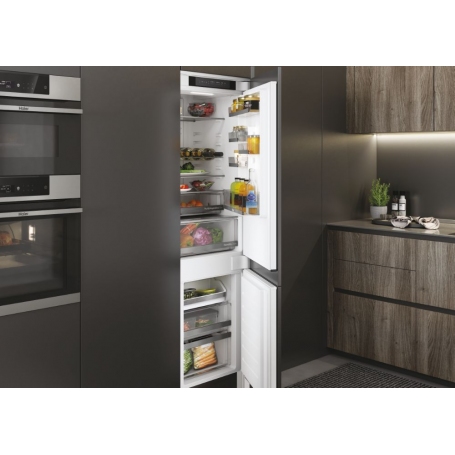 HAIER HBW5518D SERIE 6 FRIGORIFERO COMBINATO DA INCASSO 248 LT TOTAL NO FROST WIFI MOTORE INVERTER CLASSE D