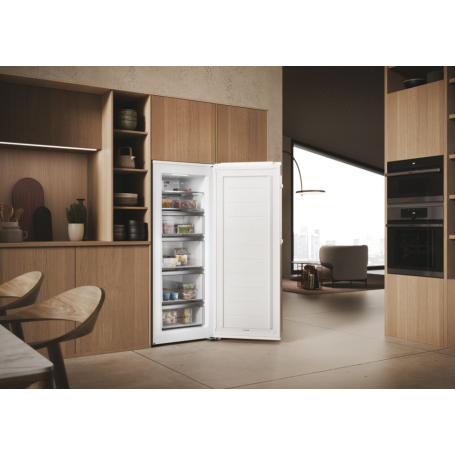HAIER H4F226WEH1 CONGELATORE VERTICALE LIBERA INSTALLAZIONE 226LT NO FROST CLASSE E BIANCO