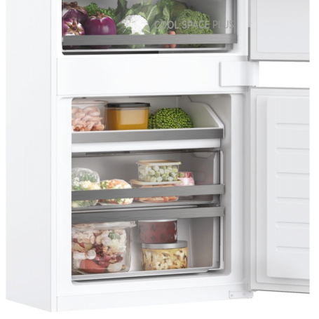 HOOVER HOBT7719EW FRIGORIFERO COMBINATO DA INCASSO 372LT TOTAL NO FROST WIFI CLASSE E