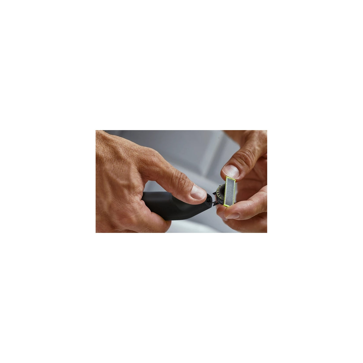 PHILIPS QP6542/15 ONE BLADE PRO REGOLABARBA RICARICABILE WET E DRY