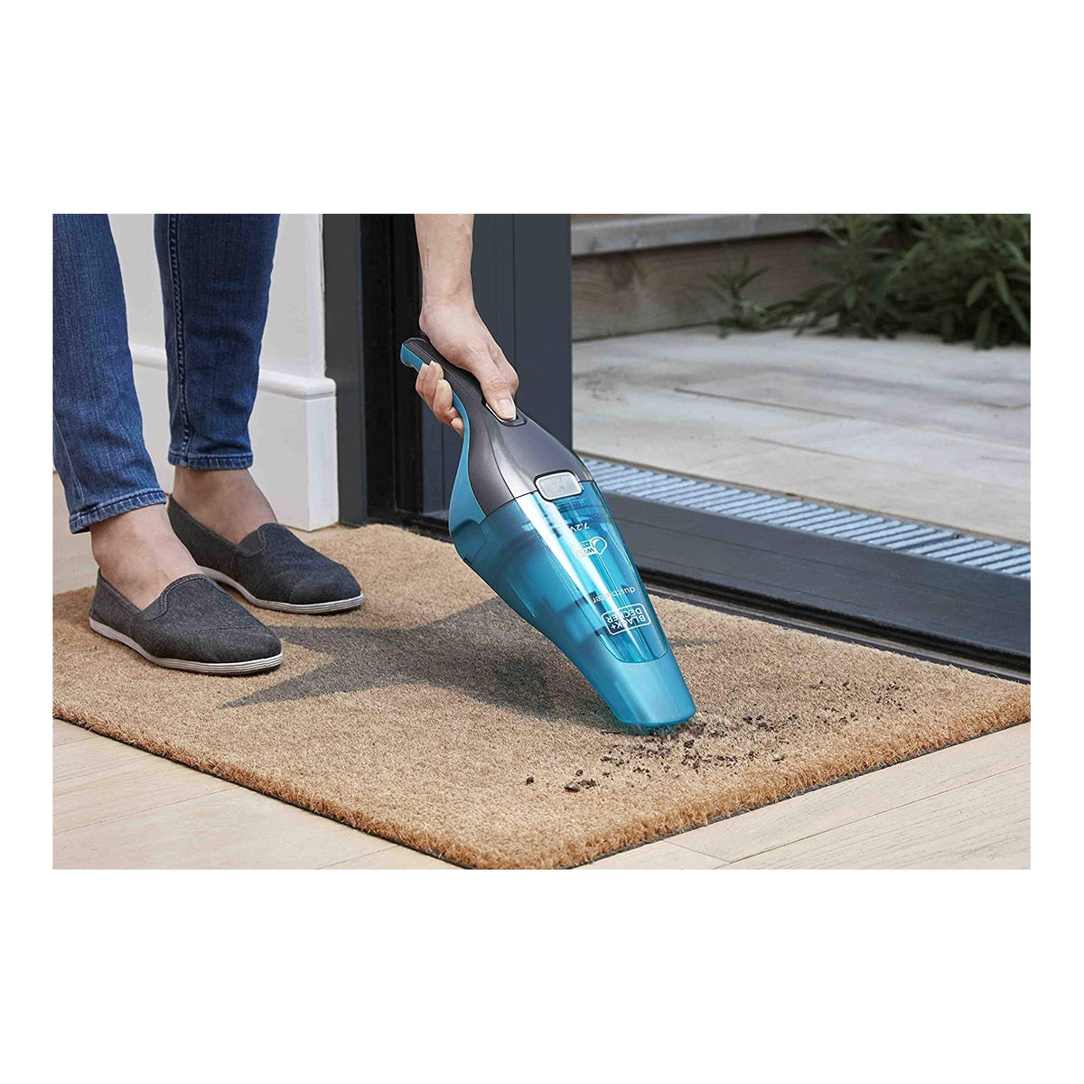 BLACK & DECKER WDC215W ASPIRINO PER LIQUIDI E SOLIDI RICARICABILE 0,38LT - PROMO