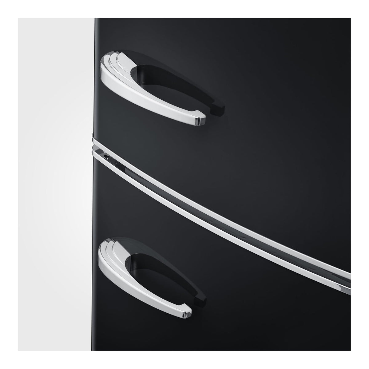 SEVERIN RKG 8998 FRIGORIFERO COMBINATO LINEA RETRO' 315 LT CLASSE E COLORE NERO