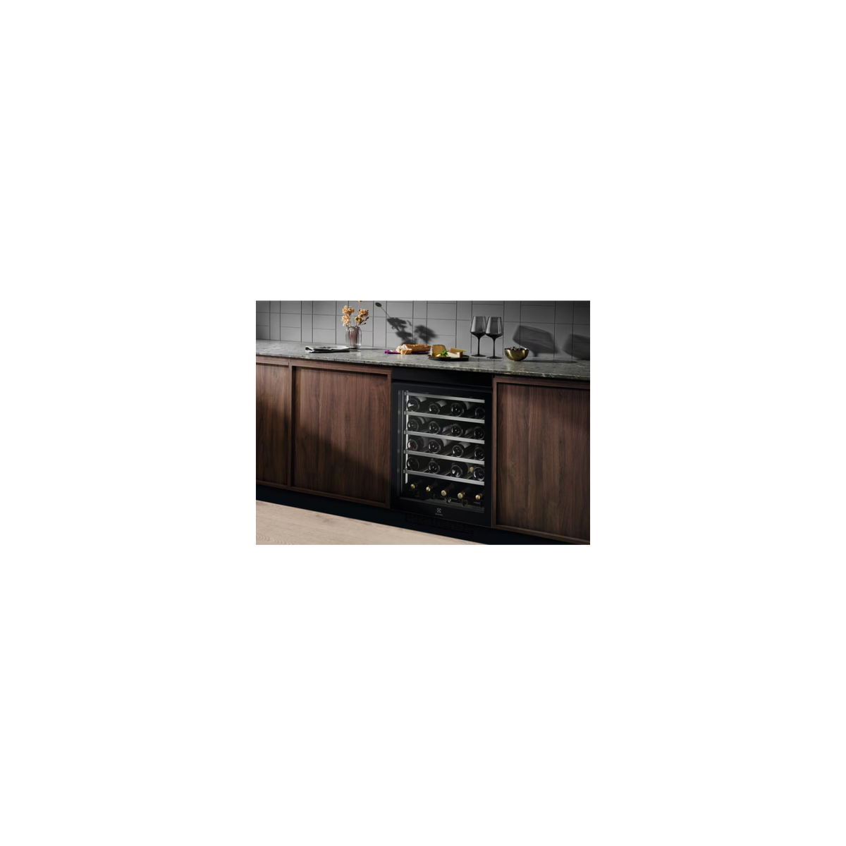 ELECTROLUX EWUS040B8B SINGLEZONE CANTINETTA VINI DA INCASSO 40 BOTTIGLIE LUCE LED CLASSE F