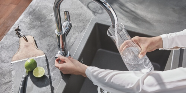 Miscelatore acqua filtrata: la soluzione ideale per bere acqua pura direttamente dal tuo rubinetto